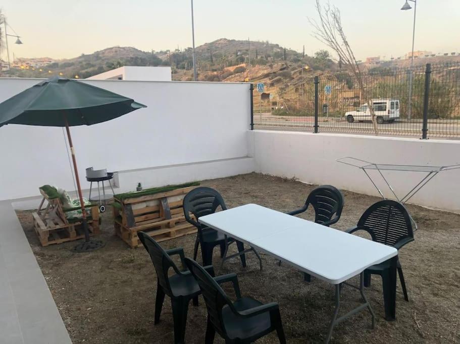 מאלגה Bajo Con Jardin En Primera Linea De Playa מראה חיצוני תמונה