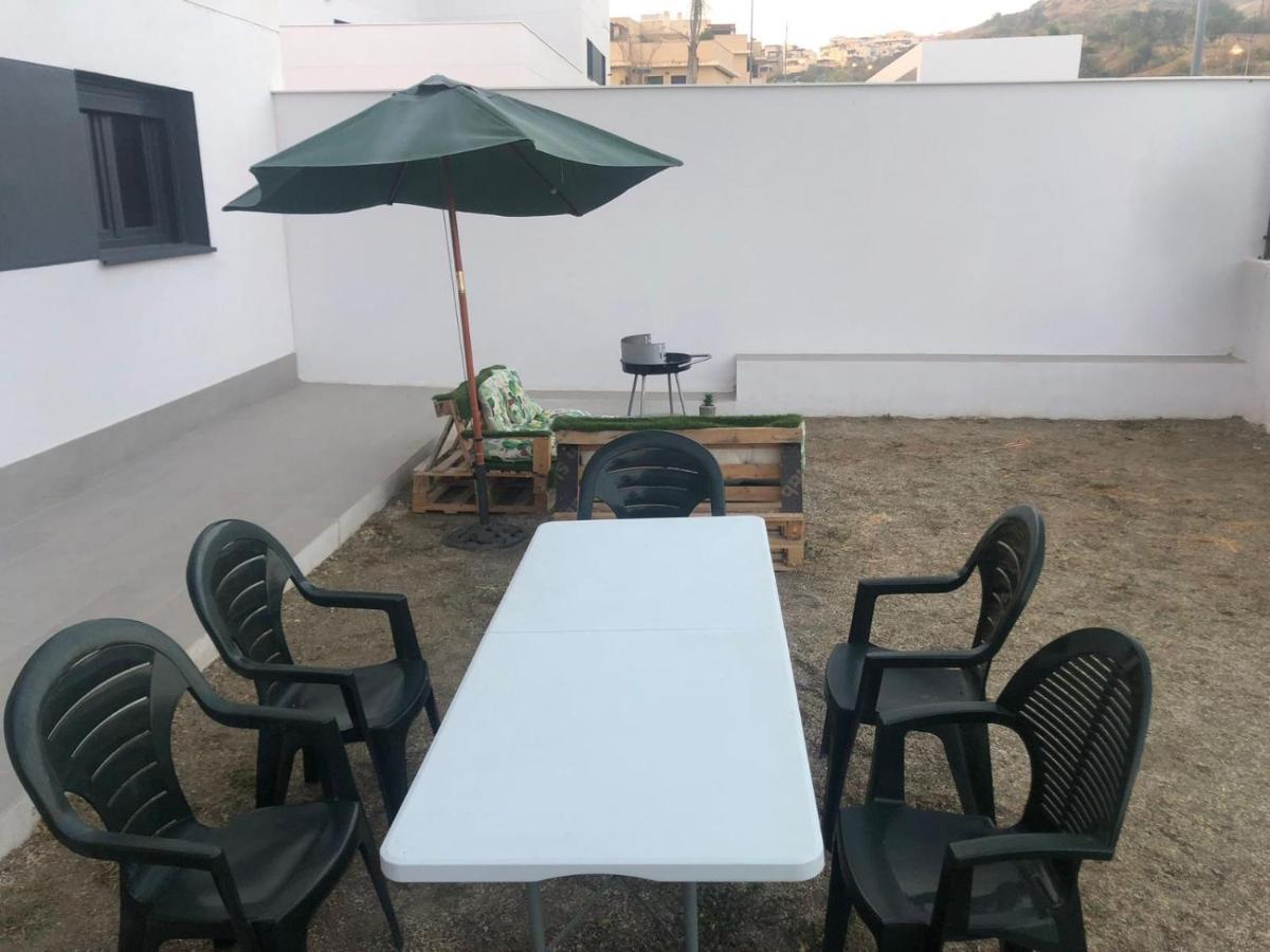 מאלגה Bajo Con Jardin En Primera Linea De Playa מראה חיצוני תמונה