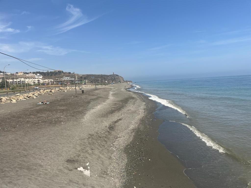 מאלגה Bajo Con Jardin En Primera Linea De Playa מראה חיצוני תמונה